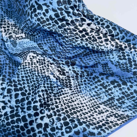 NWT Becca Size Large Reversible Bikini Blue Snake Print Pattern - Picture 10 of 12